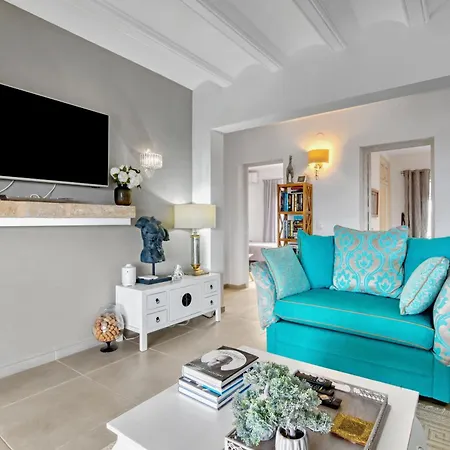 Ayora Villa